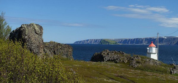 severni pobrezi poloostrova Varanger koncem cervna