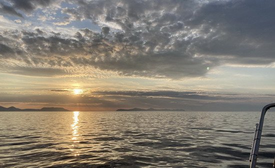 pulnocni slunce nad Andfjordem koncem kvetna, foto Petr Obruba pulnocni slunce nad Andfjordem koncem kvetna, foto Petr Obruba