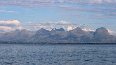 Nordland - masiv Sedm sester od jihozapadu Nordland - masiv Sedm sester od jihozapadu