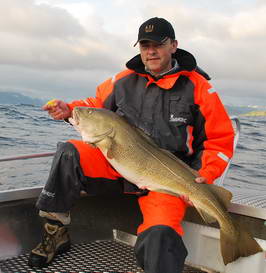 Loppa - 112 cm, na pilker, cerven Loppa - 112 cm, na pilker, cerven