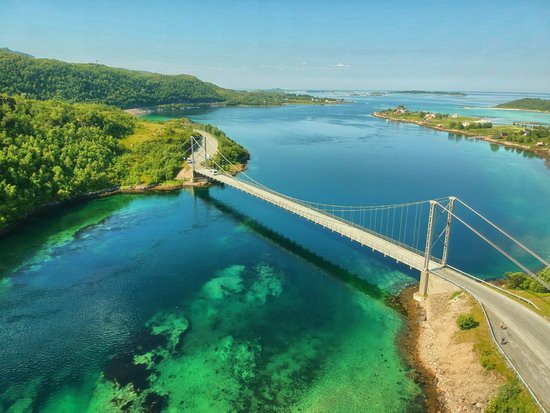 Předposlední most na cestě do Torsken Předposlední most na cestě do Torsken