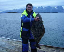 halibut 102 cm, uloveno na privlac, Nordland, cerven halibut 102 cm, uloveno na privlac, Nordland, cerven