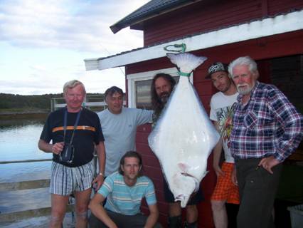 halibut z ostrova Hestoy, zari halibut z ostrova Hestoy, zari