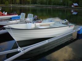 Eidshaug - lod s motorem 30 HP Eidshaug - lod s motorem 30 HP