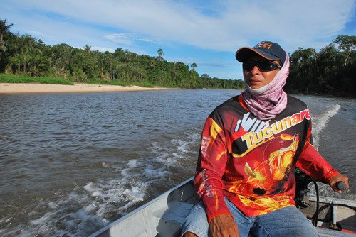 rybarska lod na pritoku reky Rio Negro rybarska lod na pritoku reky Rio Negro