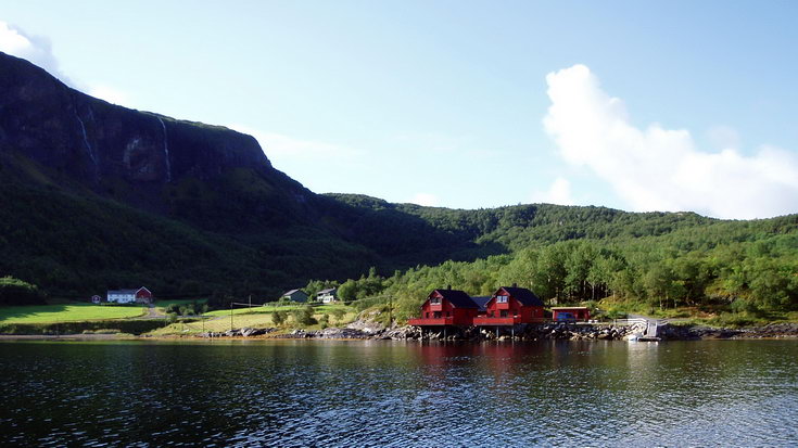 Bergfjord - chaty na brehu more
