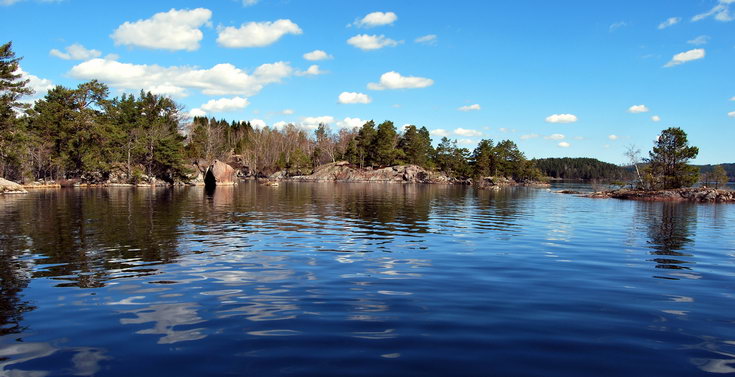 jezero Asunden - slunecny kvetnovy den