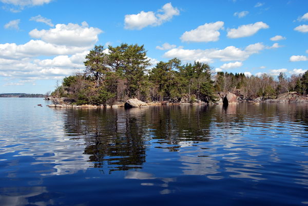 jezero Asunden - slunecny kvetnovy den